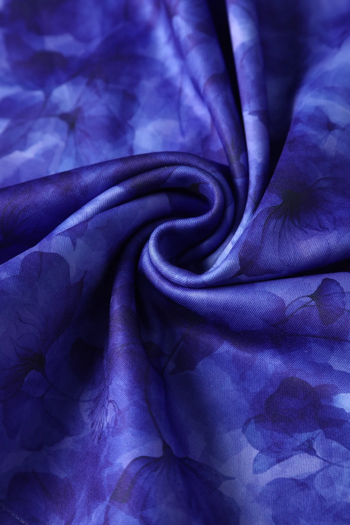 Purple Watercolor Lily Kleid