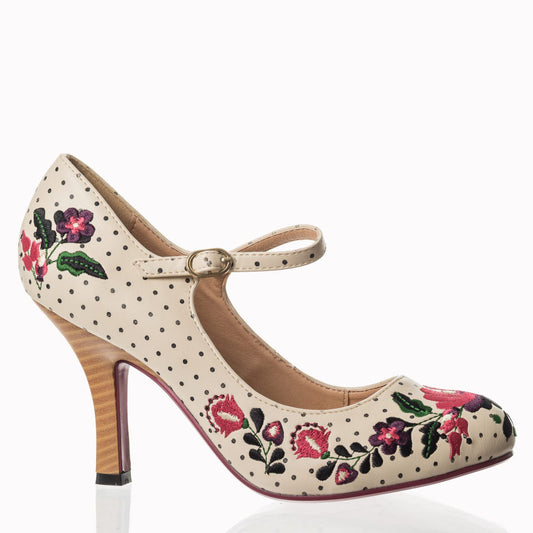 Kalocsai Pumps eggshell