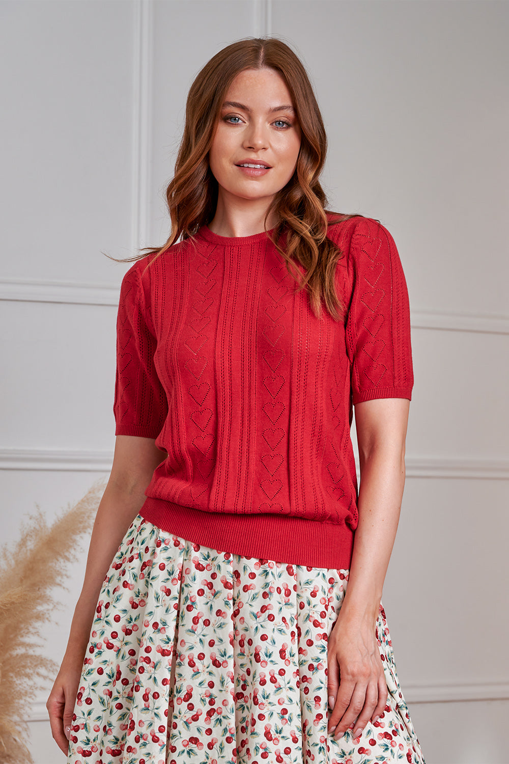 Red Ruby Hearts Jumper - leichter Retro Pulli in rot