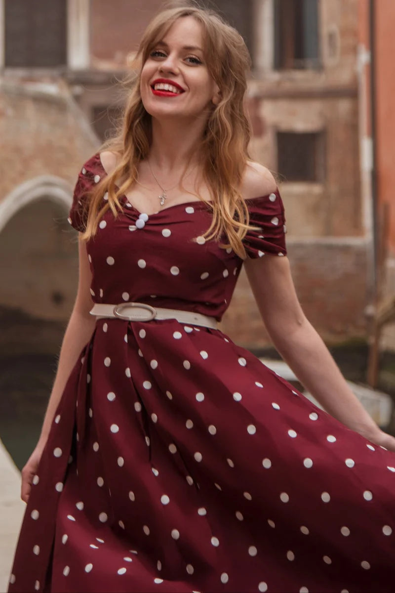 Burgundy Lilly Off Shoulder Kleid