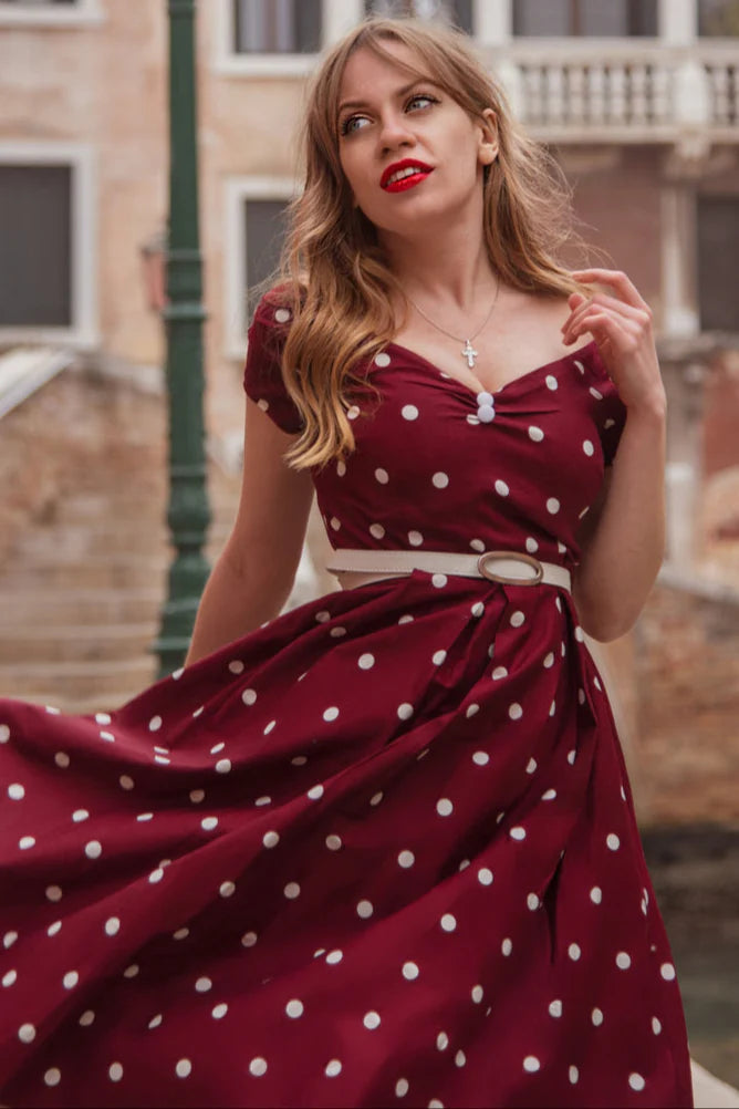 Burgundy Lilly Off Shoulder Kleid