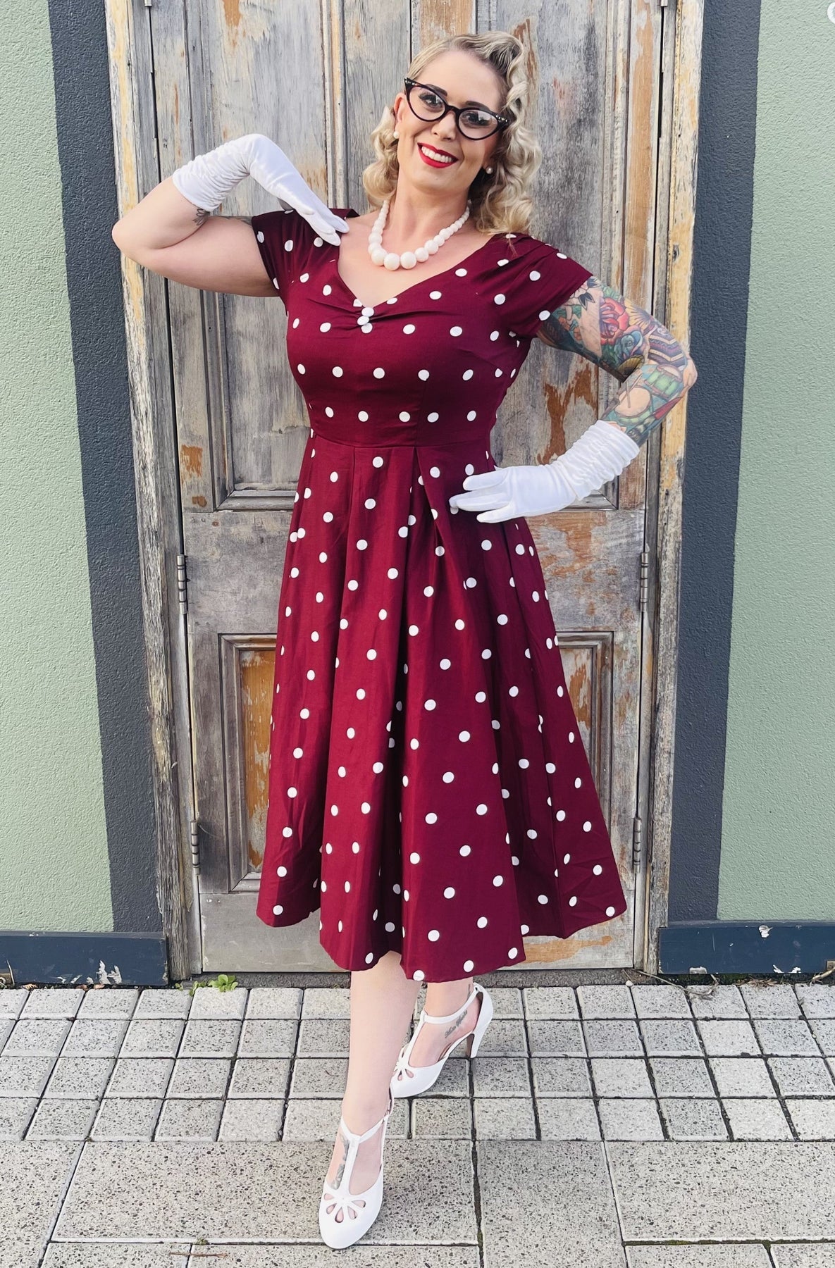 Burgundy Lilly Off Shoulder Kleid