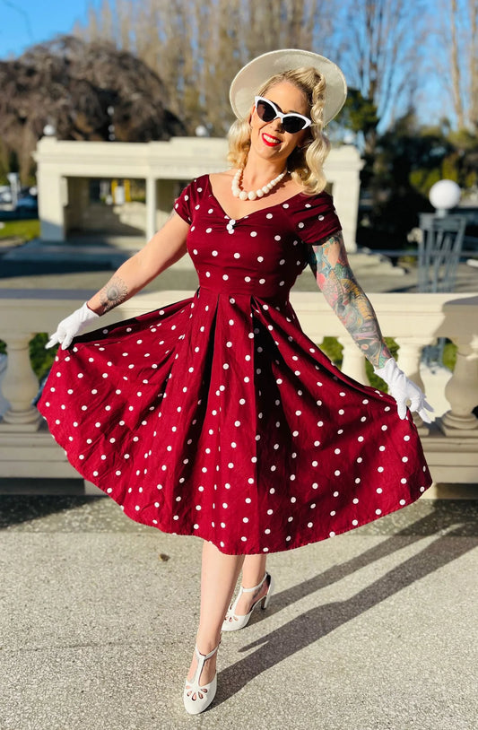 Burgundy Lilly Off Shoulder Kleid