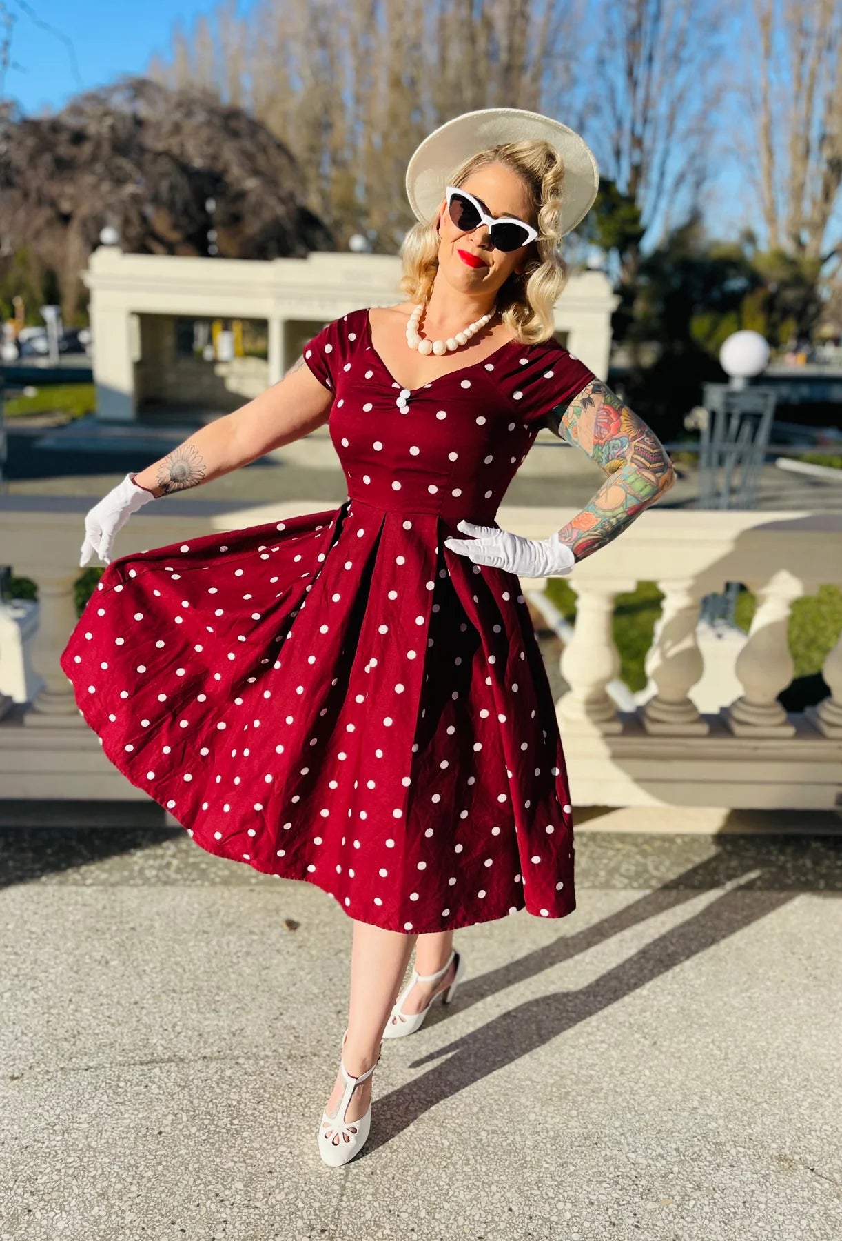 Burgundy Lilly Off Shoulder Kleid