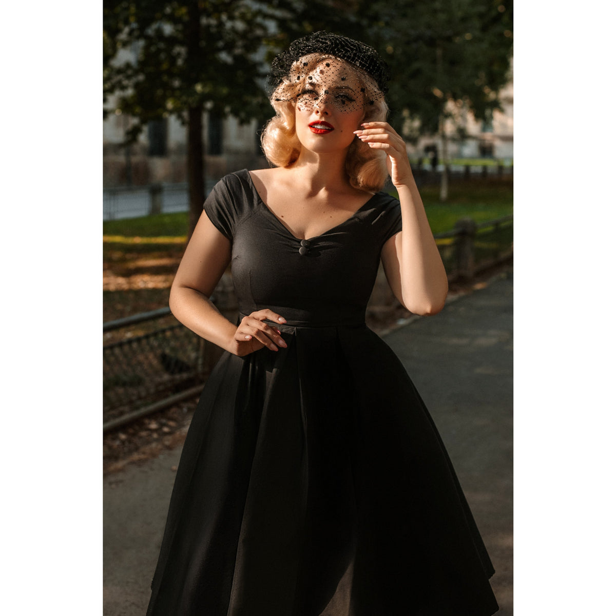 Lily Off Shoulder Dress uni black