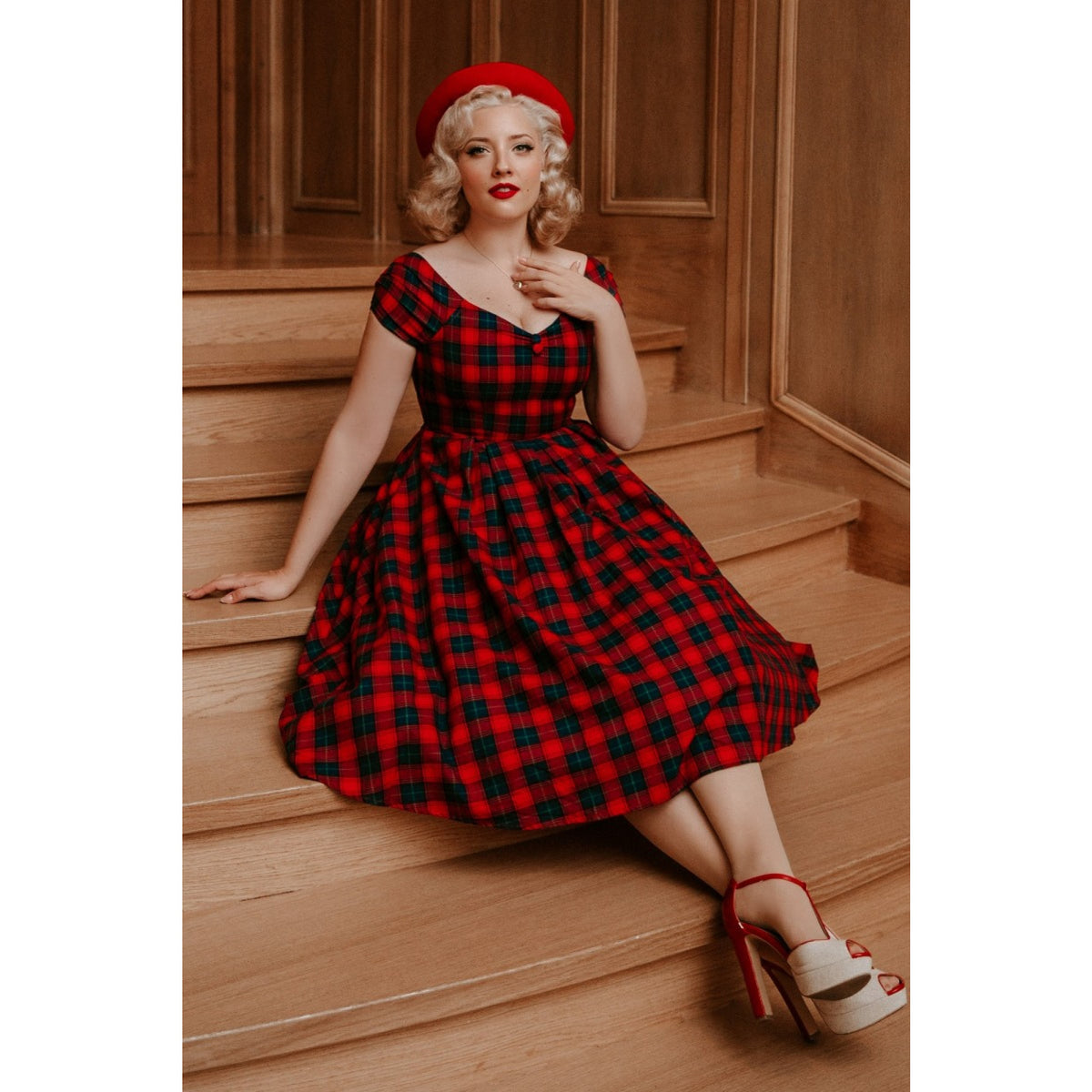Red Tartan Lily Kleid