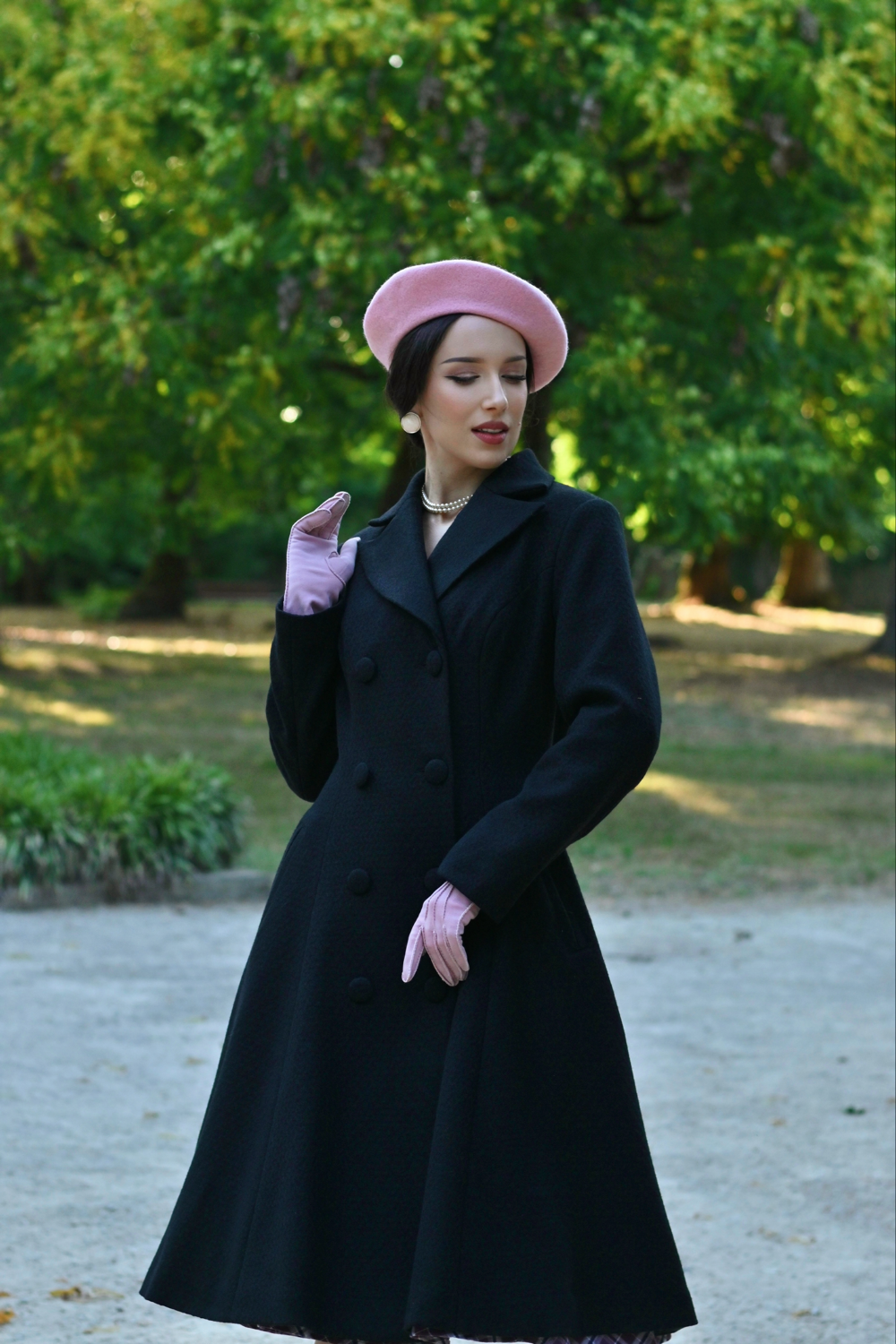 Margo – schwarzer Vintage-Swingmantel mit Reverskragen