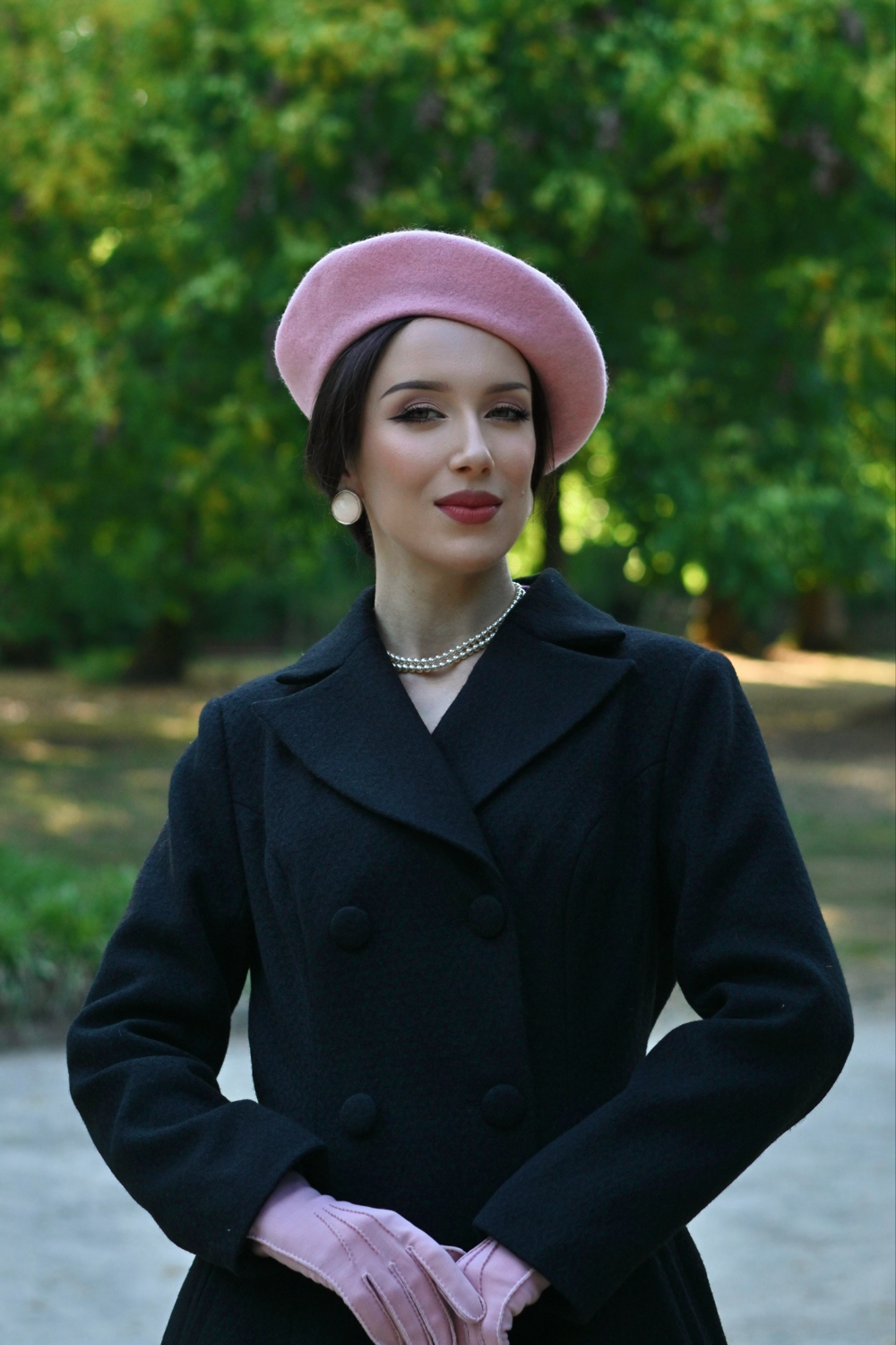 Margo – schwarzer Vintage-Swingmantel mit Reverskragen