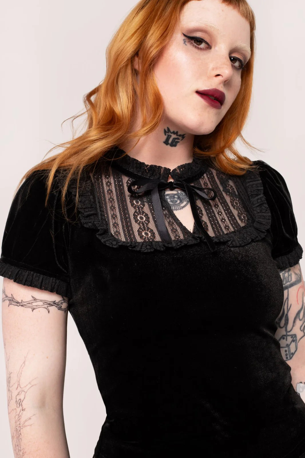 Mourning Top - Gothic Bluse mit kurzen Ärmeln