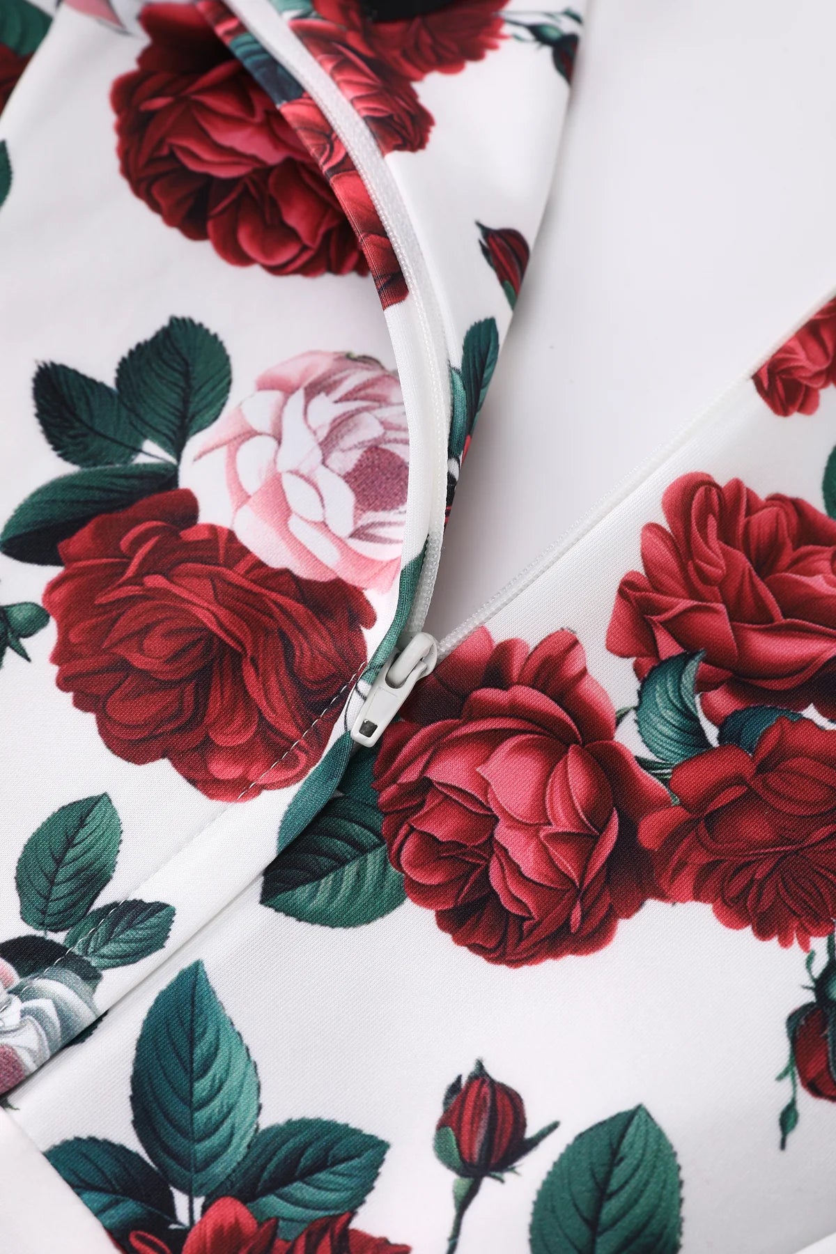 Red Peony Scarlett Kleid mit Rosen