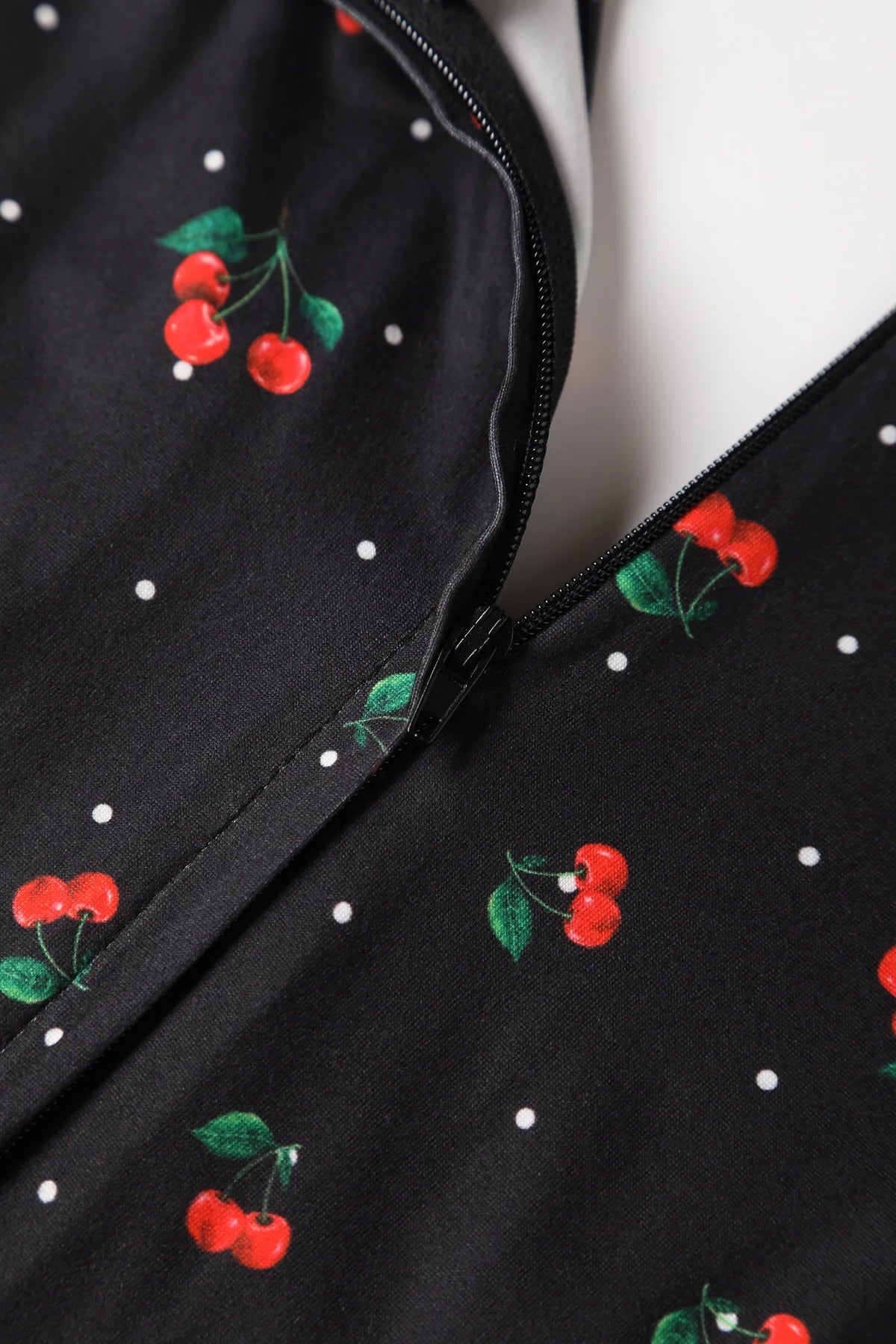 Black Cherry 40s Tea Dress - Kleid mit Kirschen