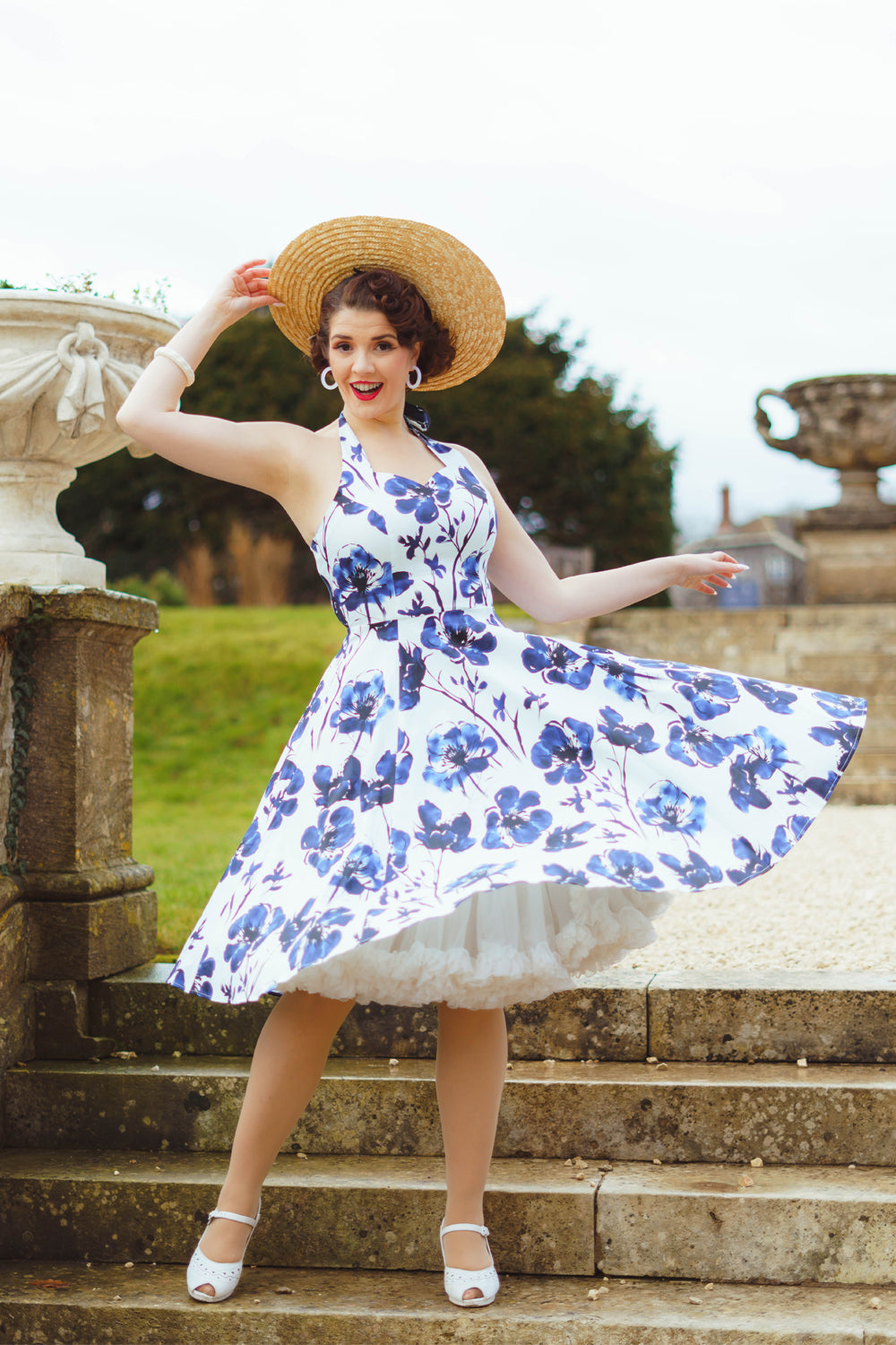 Indigo Romance Neckholder - Rockabilly Kleid mit blauen Blumen
