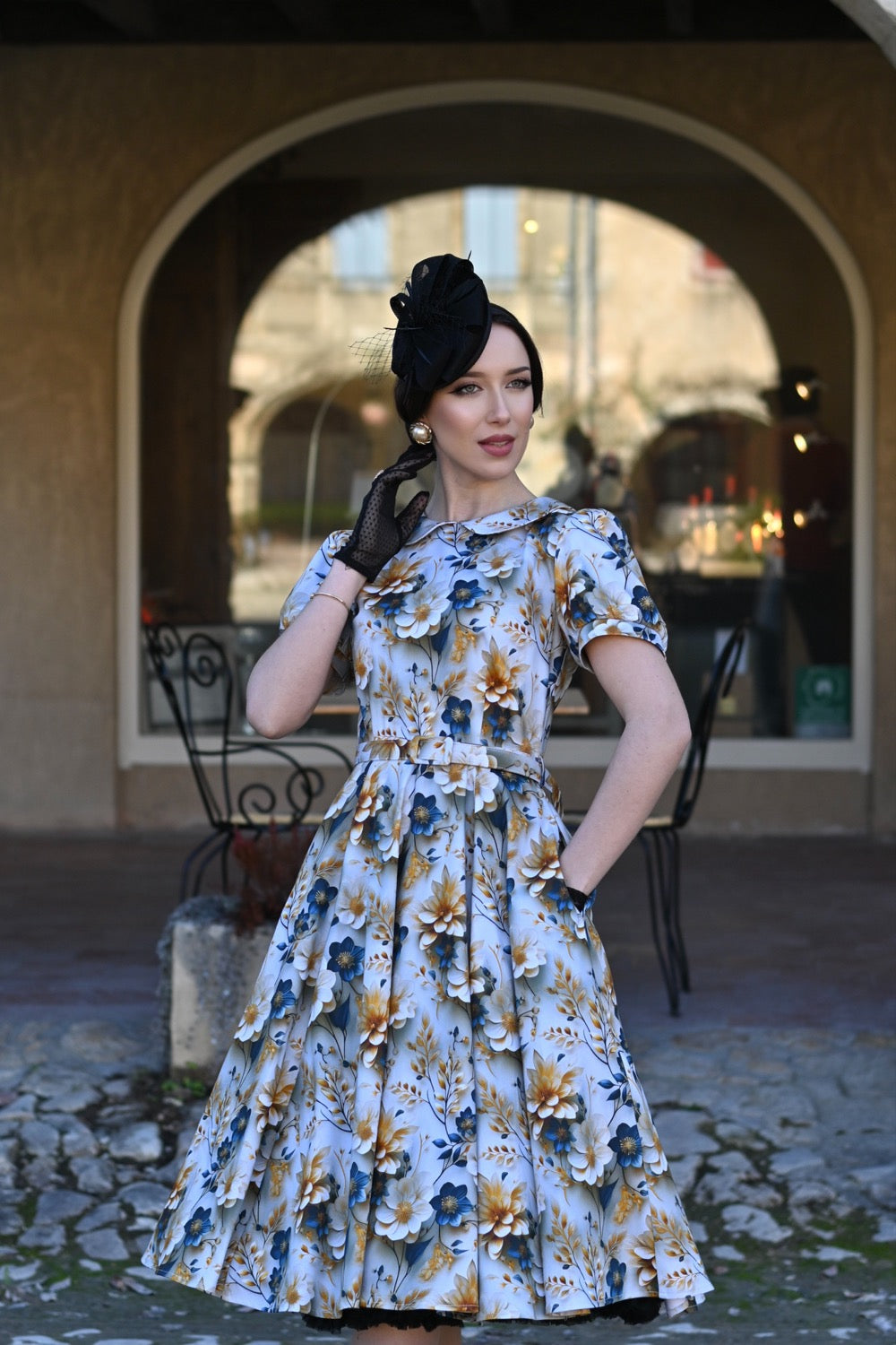 Marigold 3D Flower Dress - Retro Kleid mit Bubikragen