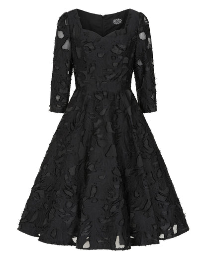 Noir Flora – schwarzes Blütenkleid mit Herzausschnitt
