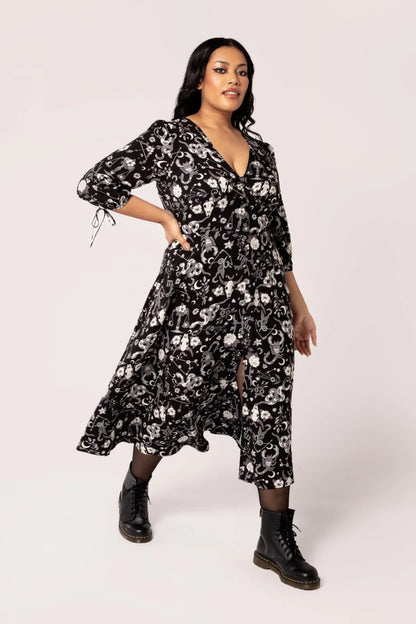 Star Sign Midi Dress - Gothic Kleid mit Print