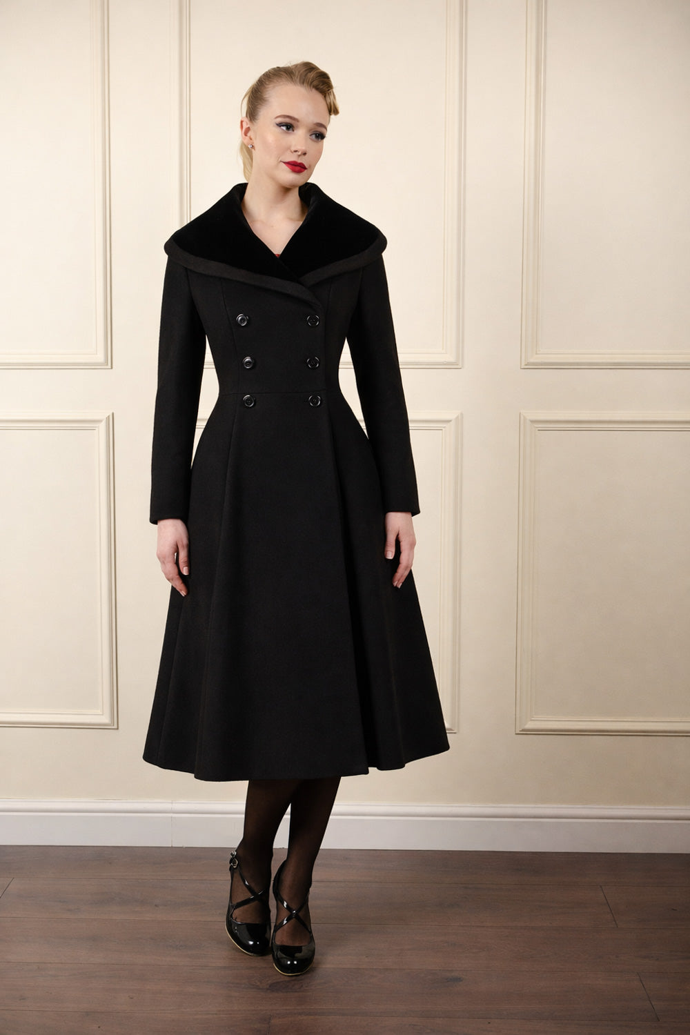 Clotilde Coat black – Vorderansicht