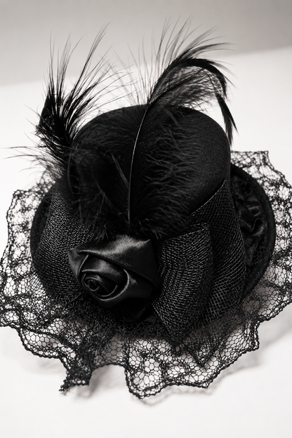 Black Rose Facinator Minihut