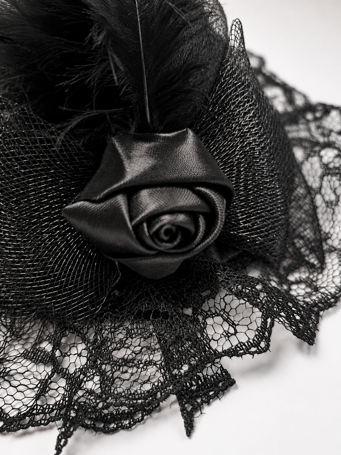 Black Rose Facinator Minihut